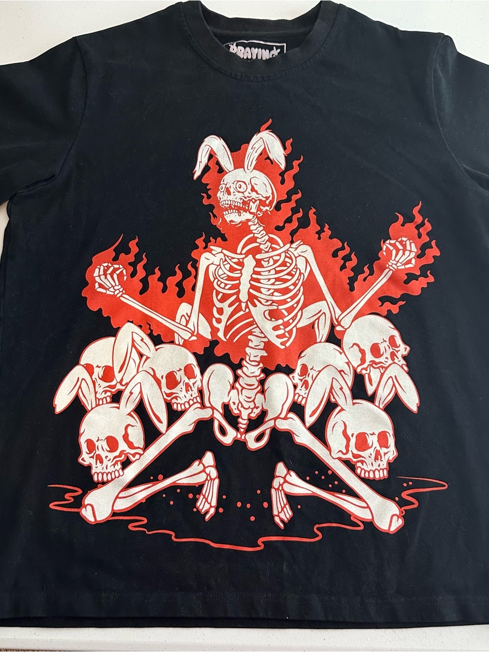 Praying Rabbit Skeleton Bunny Graphic Tee Goth Y2K Streetwear Black Red Size M